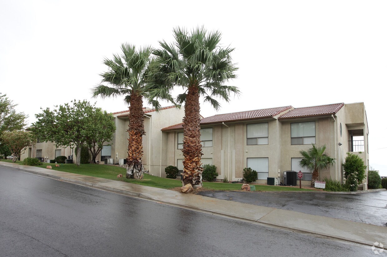Primary Photo - 66735 12th St