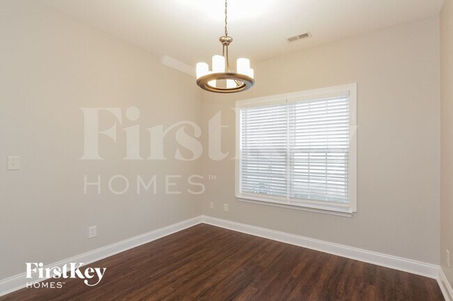 Foto del edificio - 9220 Ducati Ln