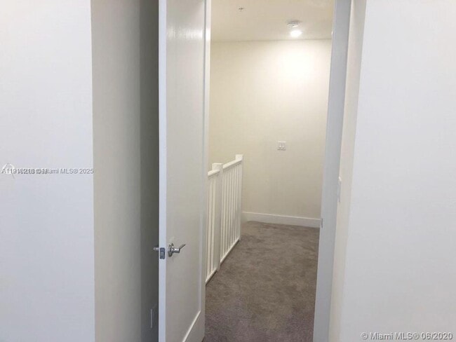 Foto del edificio - 10229 NW 64th Terrace