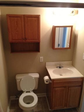 Building Photo - Four bed two bath ground floor all electric