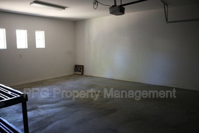 Foto del edificio - 15366 W Dreyfus St