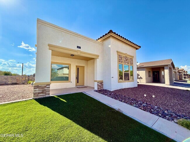 Building Photo - 4817 Mark Avizo