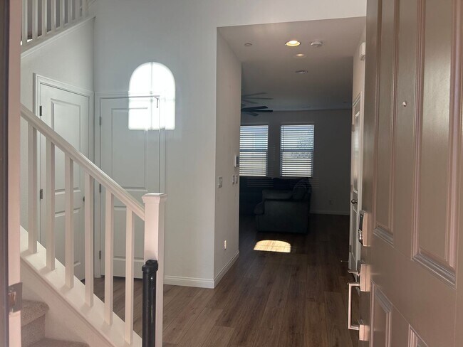Building Photo - Beautiful 2 story home in Skye Canyon
