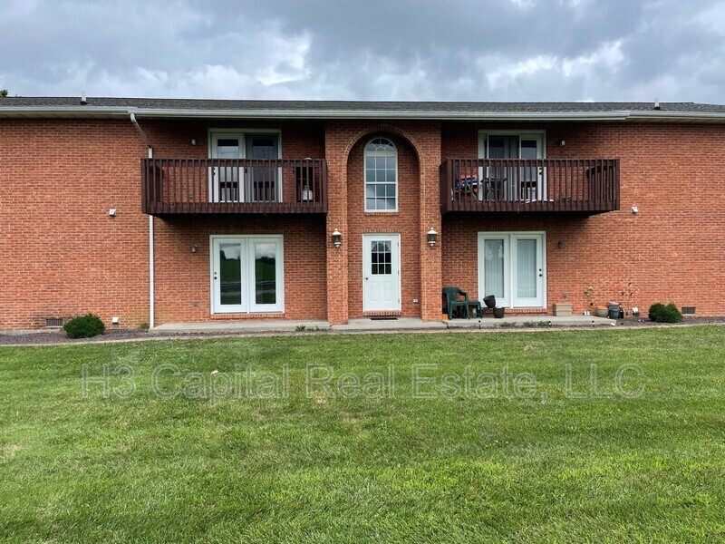 Foto principal - 130 Brookview Dr