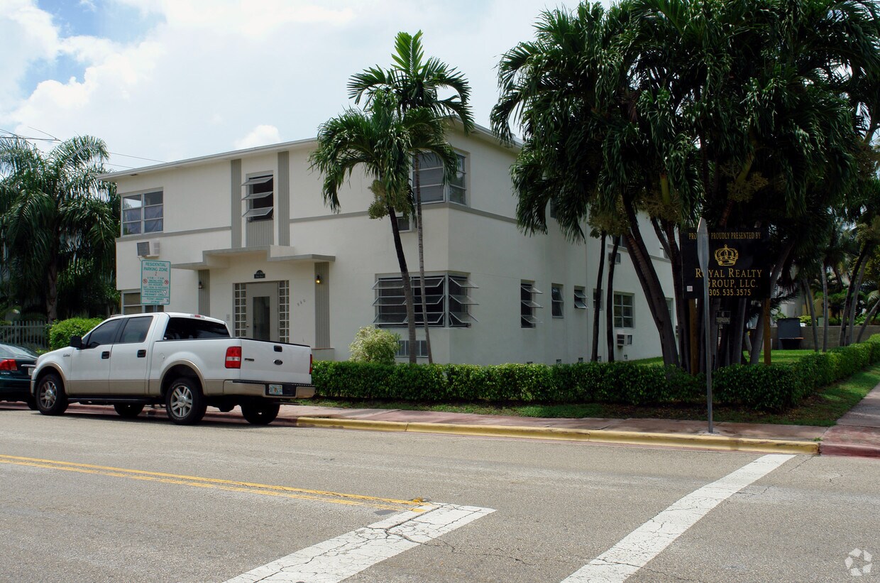 Foto principal - Pointe South Apartments