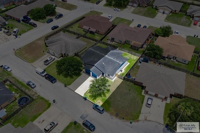 Building Photo - 1307 Lily Ln