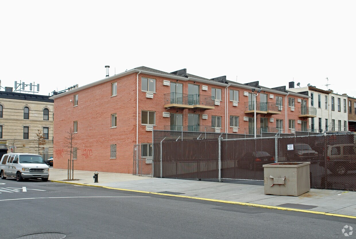 rear - 154-162 Schaefer St