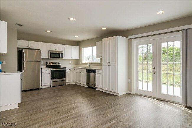 Foto del edificio - 2835 Greendale Rd