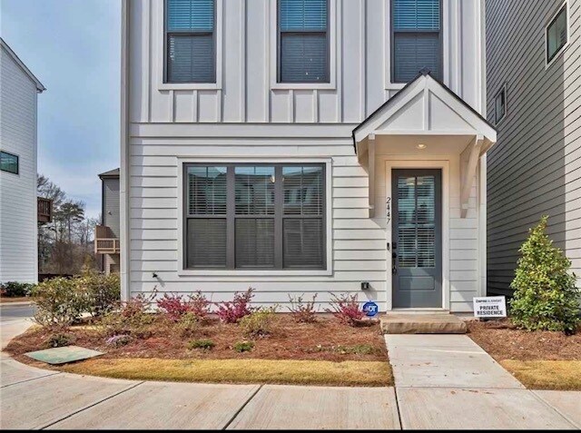 Foto del edificio - 2447 Folly Ln