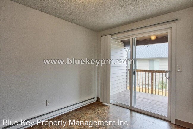 Building Photo - 4119 NE St Johns Rd