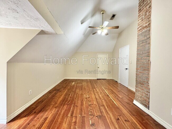 Foto del edificio - 369 S Broadway Park