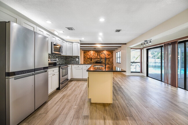 Foto del edificio - 8385 NW 14th St