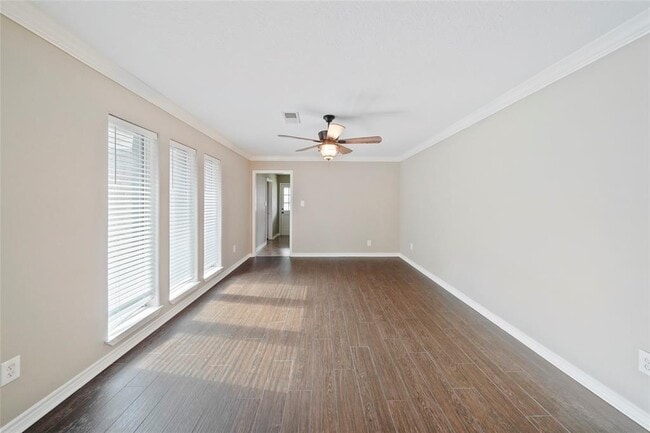 Building Photo - 563 Brandon Rd