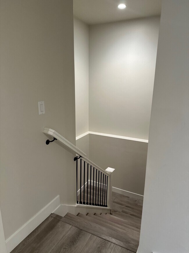 Building Photo - 964 W Shadow Brook Ln
