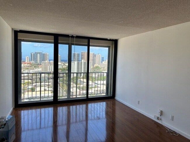 Foto del edificio - Updated 1-BR, 1-BA with 1-parking