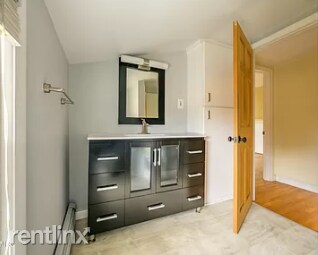 Building Photo - 3 br, 2 bath House - 179 Allengate Ave