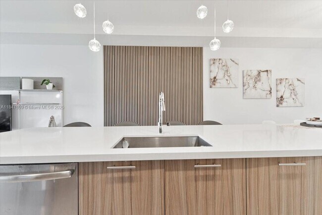 Foto del edificio - 8175 NW 104th Ave