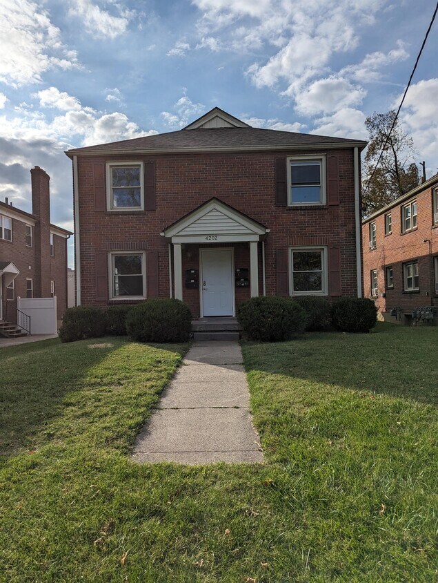 Primary Photo - 4202 S 2nd St