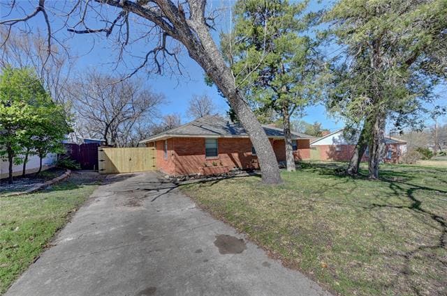 Building Photo - 3843 Holliday Rd