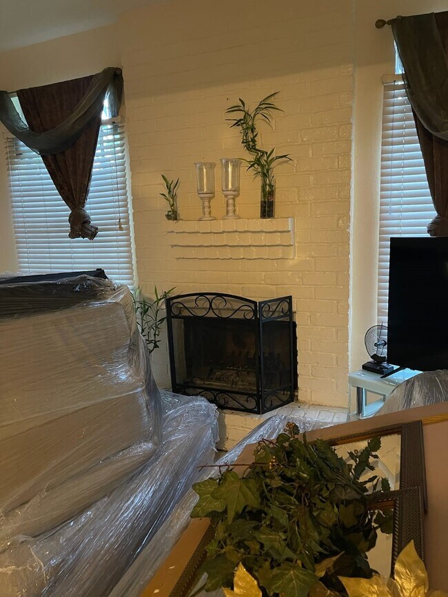 Foto del edificio - 708 Carol Lynn Dr