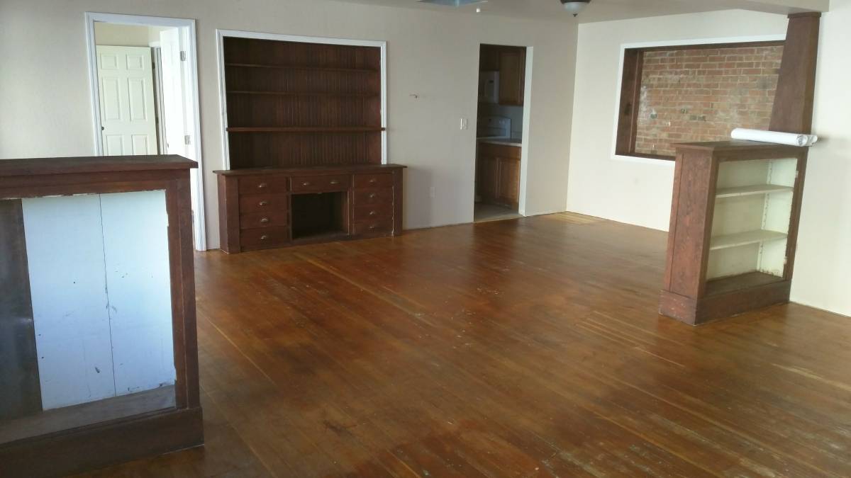 Sala de estar - 113 S Cortez St