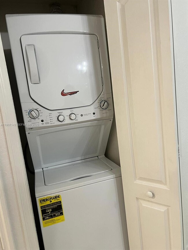 Foto del edificio - 17710 NW 73rd Ave