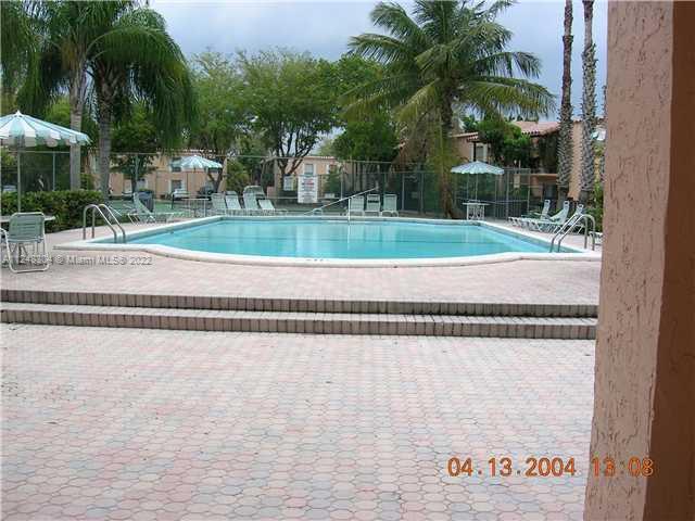 Foto del edificio - 10816 N Kendall Dr