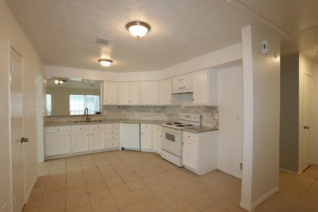 Building Photo - 16715 Dew Drop Ln