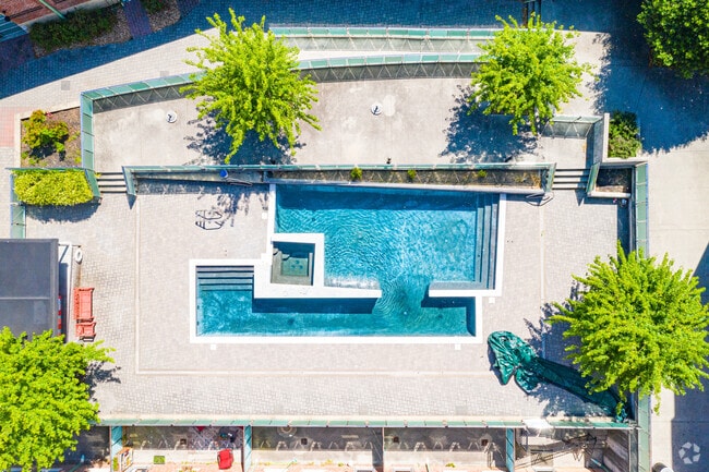 Building Photo - Southern Stove Lofts