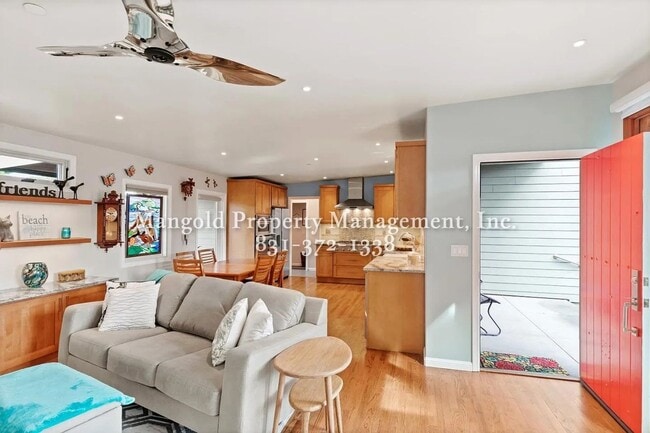 Foto del edificio - Stylish 2-Bed, 2-Bath Corner Lot Home with...