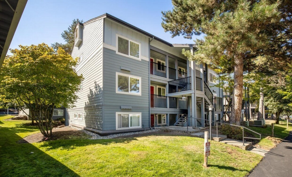 Foto principal - Stunning 2 Bed 2 Bath Kirkland Condo @ The...