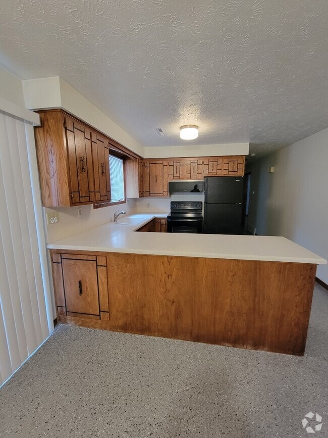 Building Photo - 211 W Glenmore Dr