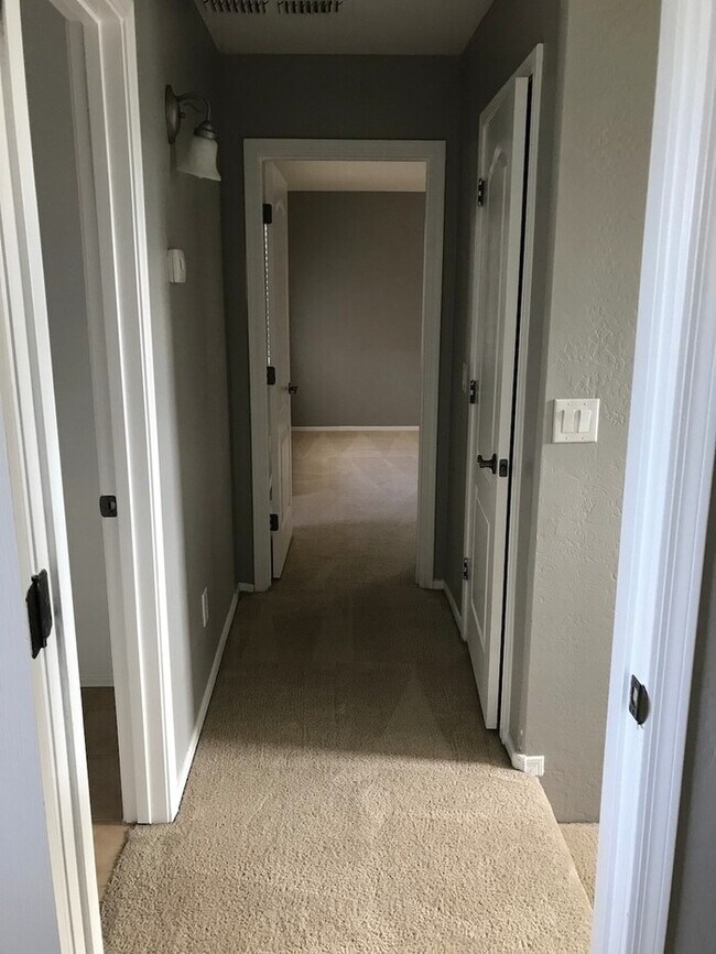 Building Photo - 4302 E. Carla Vista Dr. - Gorgeous Move In...