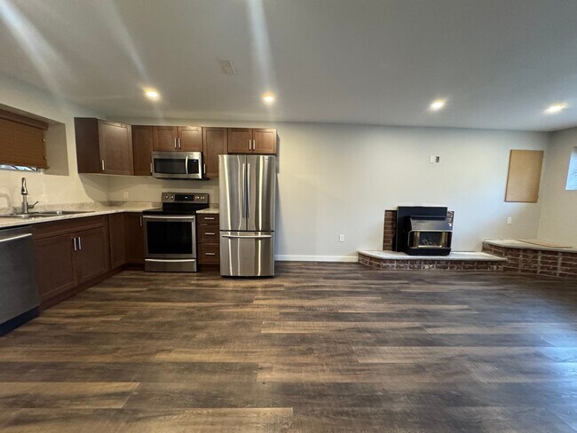 Photo du bâtiment - 21633 Donovan Av