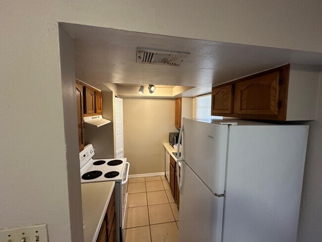 Foto del edificio - 1300 Arlington Ln NE