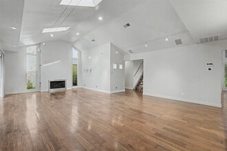 Building Photo - 2723 Nottingham St