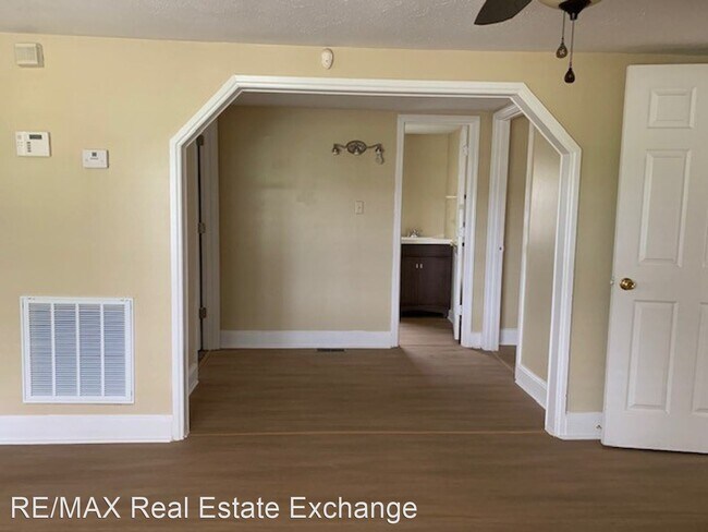Building Photo - 3 br, 1 bath House - 2913 Olive Drive