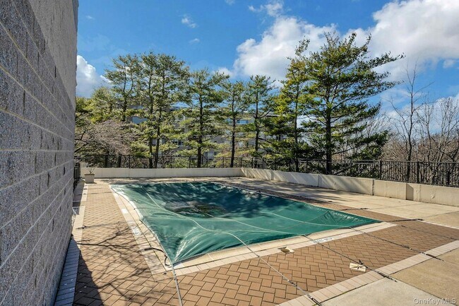 Foto del edificio - 703 Pelham Rd