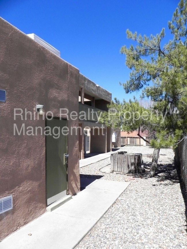 Foto del edificio - 8101 Marble Ave NE