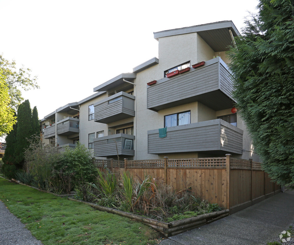 Building Photo - Gardenia Court