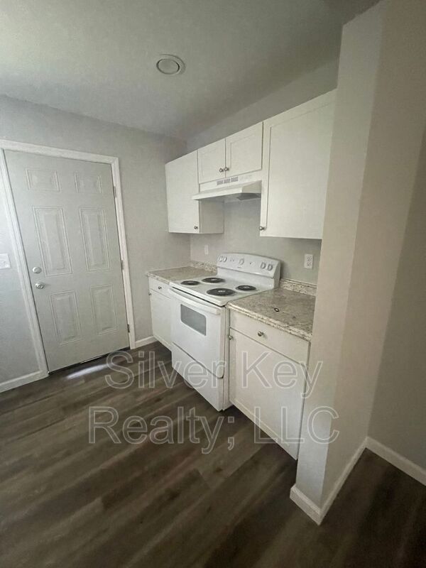 Foto del edificio - 804 Ingleside Ave