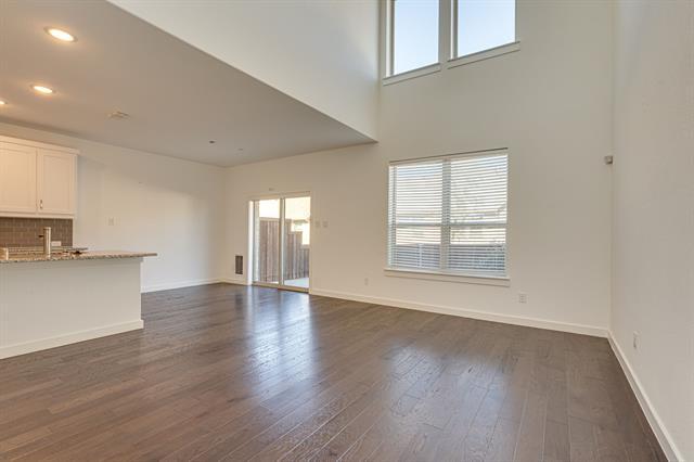 Building Photo - 2725 Splendor Ln