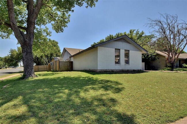 Foto del edificio - 1301 Thornridge Rd