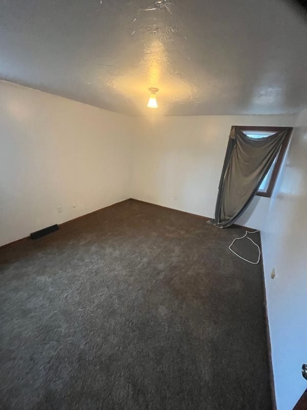 Building Photo - 31 Bossi Ave