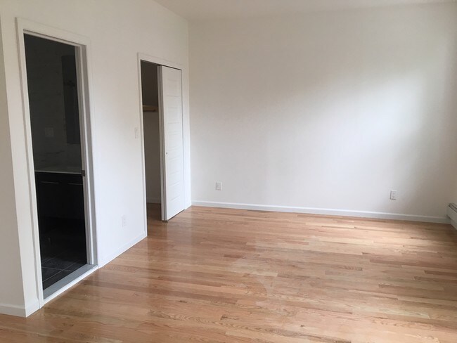 Building Photo - 262 56th St