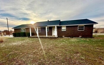 Building Photo - 424 W Oklahoma