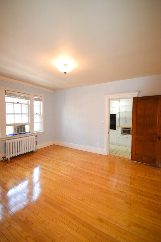 Primary Photo - 1572 Massachusetts Ave