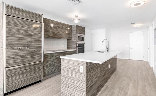 Foto del edificio - 460 NE 28th St