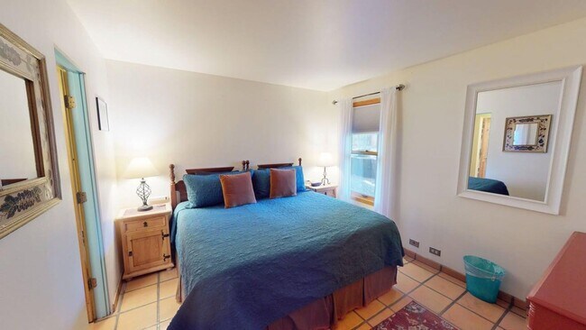 Foto del edificio - Charming two bedroom close to downtown. Furnished long term rental.