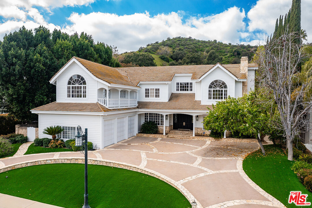 Foto principal - 4645 Westchester Dr